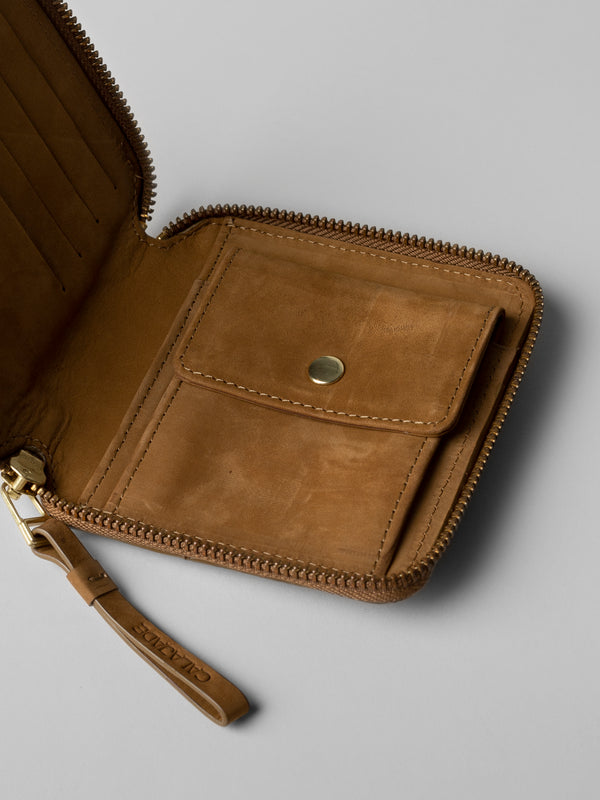 Cala Jade iggi brown nubuck zip wallet