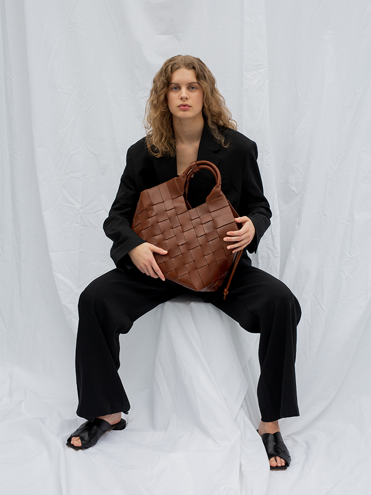 Cala Jade - Misu L shoulder bag - Sepia Brown