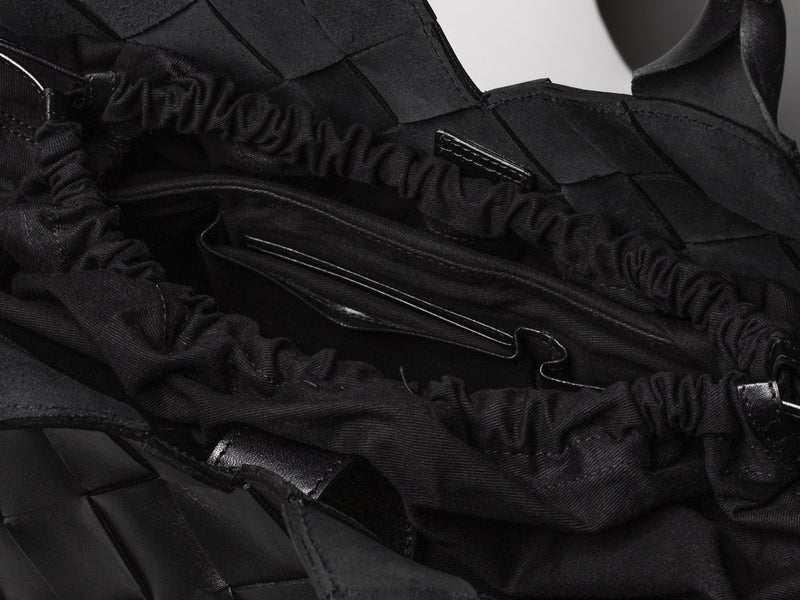 Misu L Large Black Shoulder Bag | Carry Over